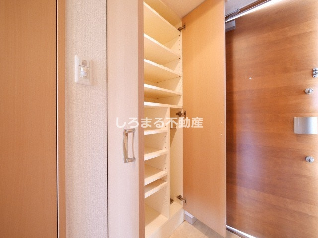 エステムコート梅田・天神橋リバーフロントの収納