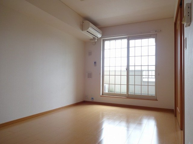 クレデヴェールＡの居間・リビング