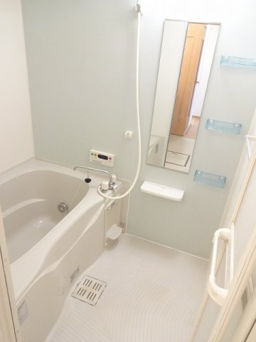 クレデヴェールＡの浴室