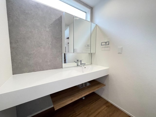 豊田市志賀町高洞　新築分譲住宅　全2棟　1号棟の独立洗面台