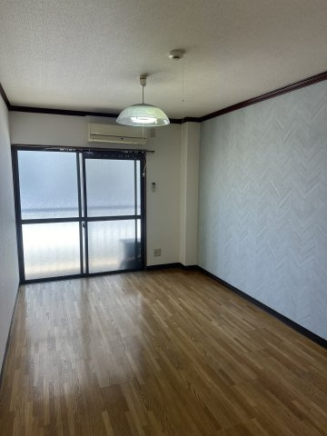 【居間・リビング】の画像