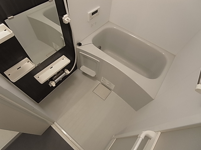 神戸市長田区東尻池町１丁目のアパートの浴室|浴室（追焚機能付）