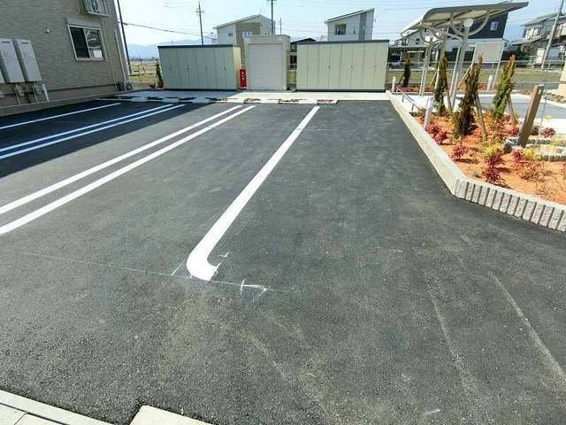 アンジーハウスⅡの駐車場