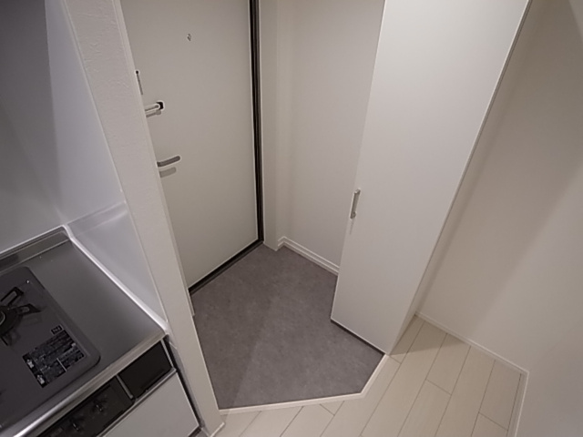 神戸市長田区苅藻通１丁目のアパートの玄関