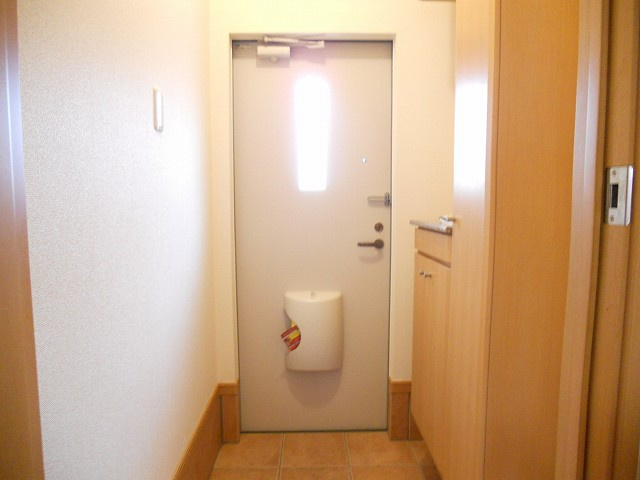 クレアトゥール　Ａの玄関