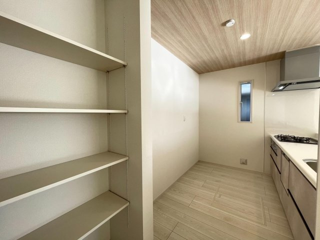 豊田市志賀町高洞　新築分譲住宅　全2棟　2号棟のキッチン