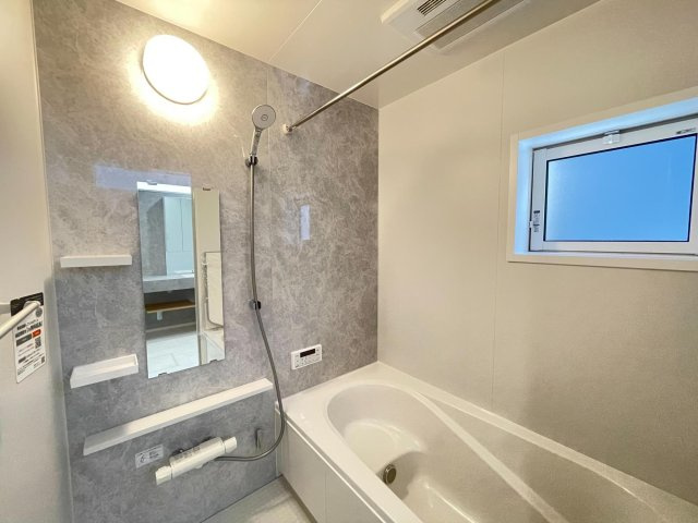 豊田市志賀町高洞　新築分譲住宅　全2棟　2号棟の浴室