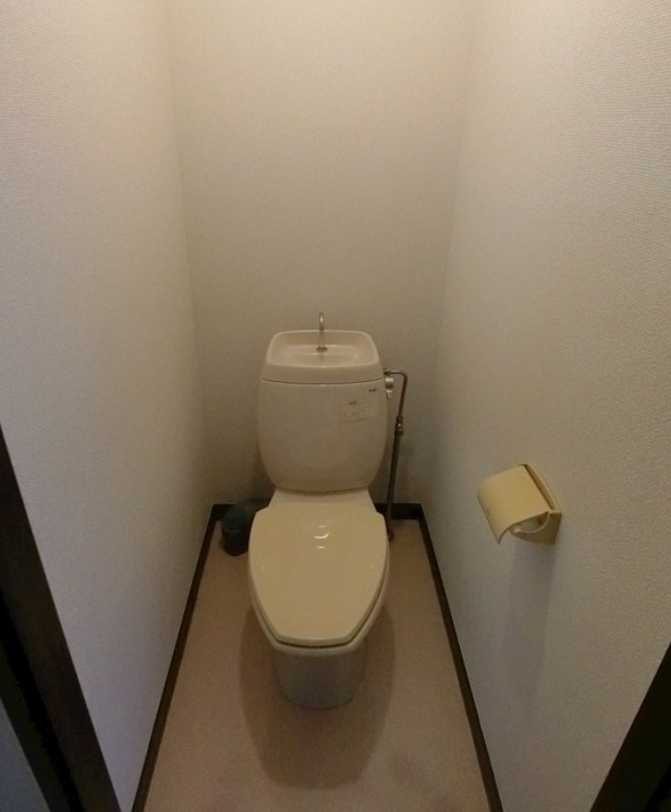 パインハイツ　南西角部屋　追焚　バストイレ別のトイレ