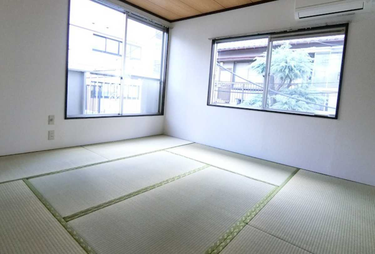 パインハイツ　南西角部屋　追焚　バストイレ別の居間・リビング