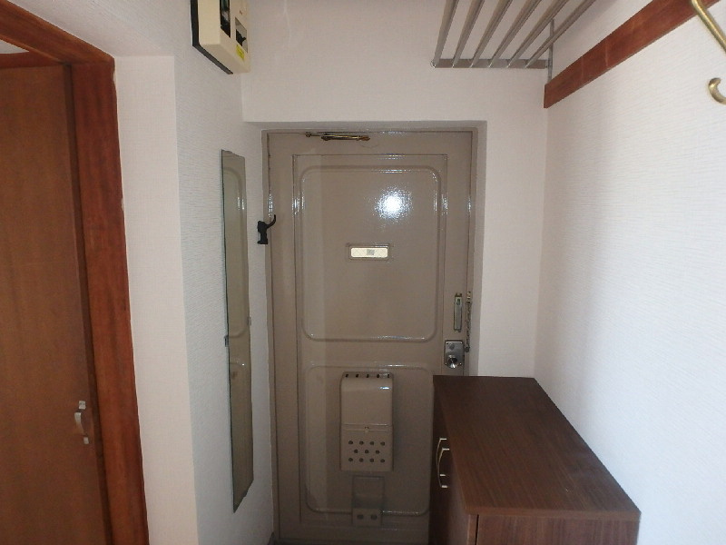 S1671R　鈴木アパートの玄関