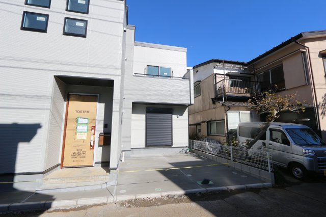 【Livele Garden.S】東村山市萩山町６期の外観|駐車スペース2台あり（車種による）