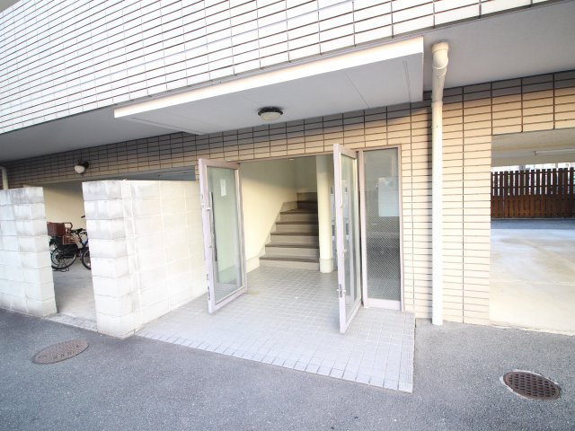 富士マンションⅡのエントランス