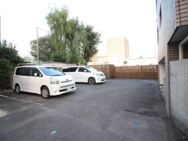 富士マンションⅡの駐車場