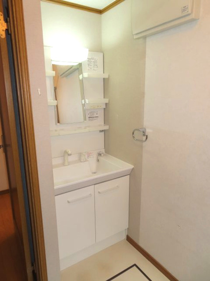 【独立洗面台】 | 北見市美山町東３丁目７０番地１６５　中古売家　 | 洗髪洗面化粧台