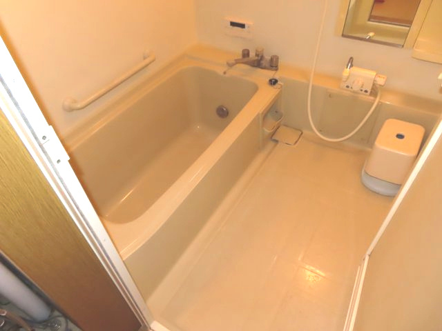 【浴室】 | 北見市美山町東３丁目７０番地１６５　中古売家　 | １坪ユニットバス