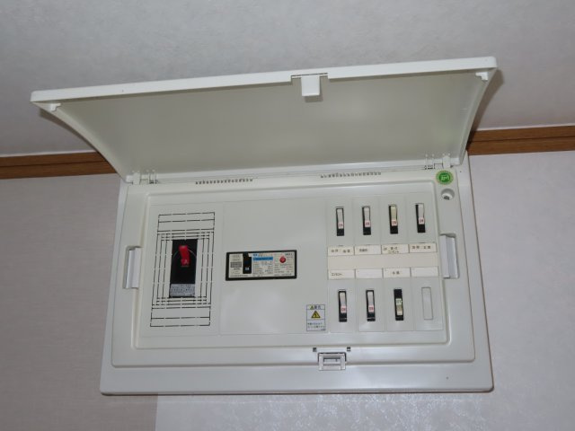 【発電・温水設備】 | 北見市美山町東３丁目７０番地１６５　中古売家　 | 30Aブレーカー