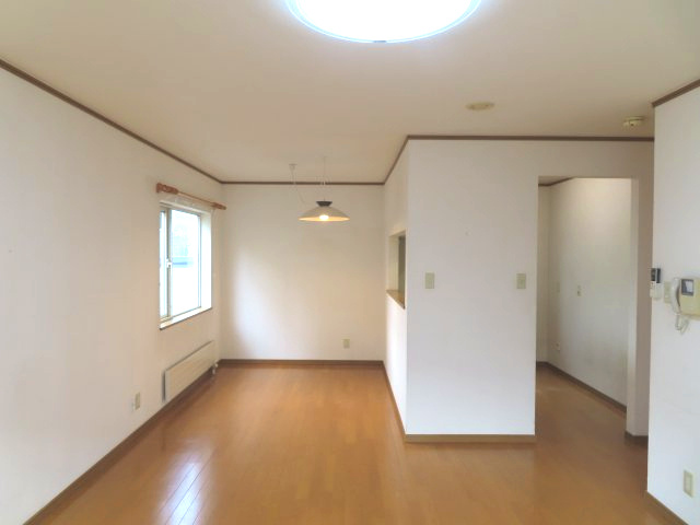 【居間・リビング】 | 北見市美山町東３丁目７０番地１６５　中古売家　