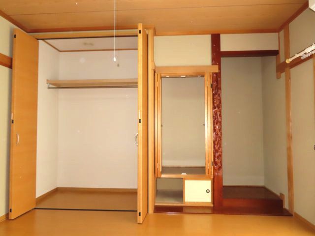 【収納】 | 北見市美山町東３丁目７０番地１６５　中古売家　 | 1階6帖洋室収納(クローゼット・仏間・床の間)