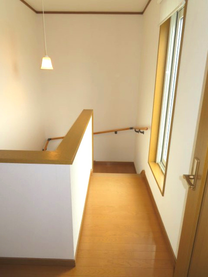 【その他共用部分】 | 北見市美山町東３丁目７０番地１６５　中古売家　 | 2階ホール
