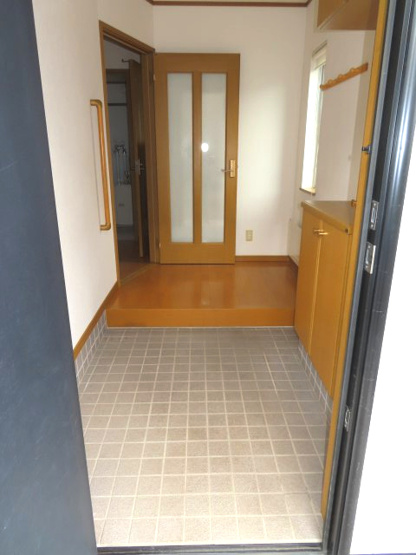 【玄関】 | 北見市美山町東３丁目７０番地１６５　中古売家　 | 玄関