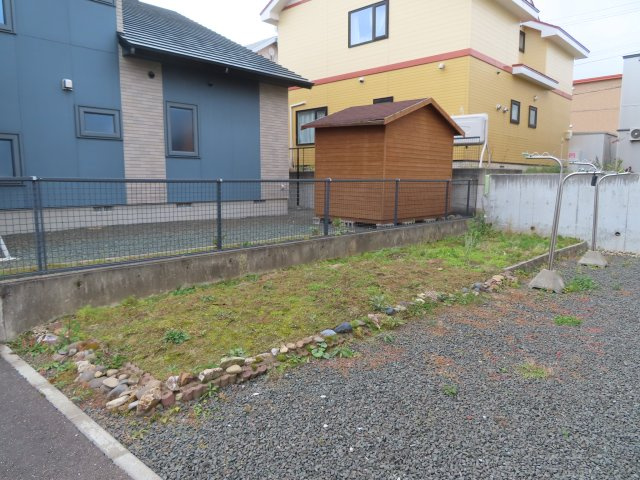 【庭】 | 北見市美山町東３丁目７０番地１６５　中古売家　