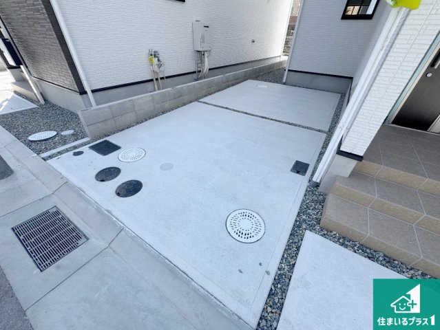 宝塚市山本西　第1期　新築一戸建ての駐車場|駐車スペース！散水栓があるので、こまめに愛車を洗えます！