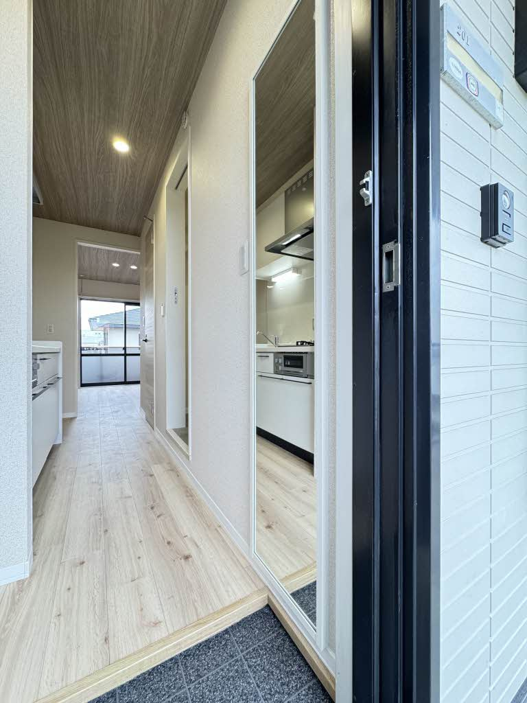 サンクチュアリー久留米Ⅴ【キャッシュバック対象】の玄関|明るい玄関です