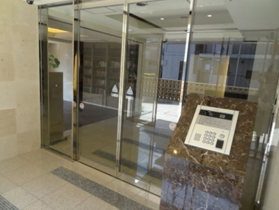 【エントランス】 | BLESS西巣鴨 | 落ち着いたエントランスです