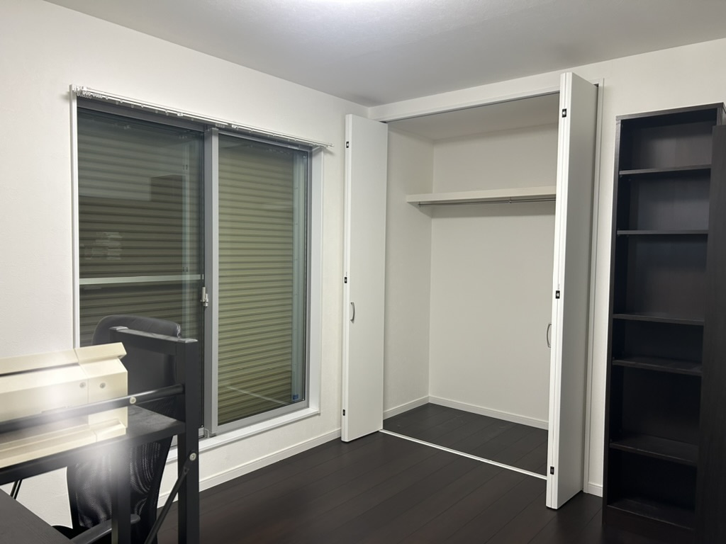 堺市中区八田南之町　中古建ての洋室