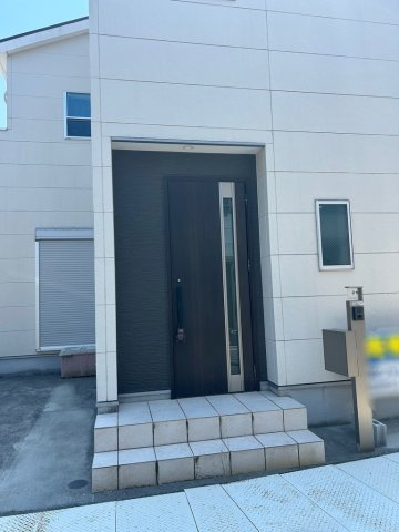 堺市中区八田南之町　中古建てのエントランス