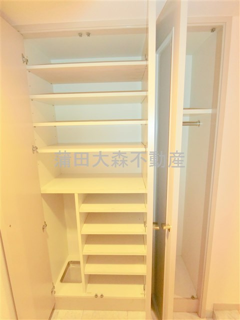パークハウス多摩川北４番館の収納|玄関収納