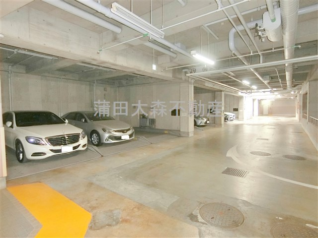 パークハウス多摩川北４番館の駐車場|地下駐車場