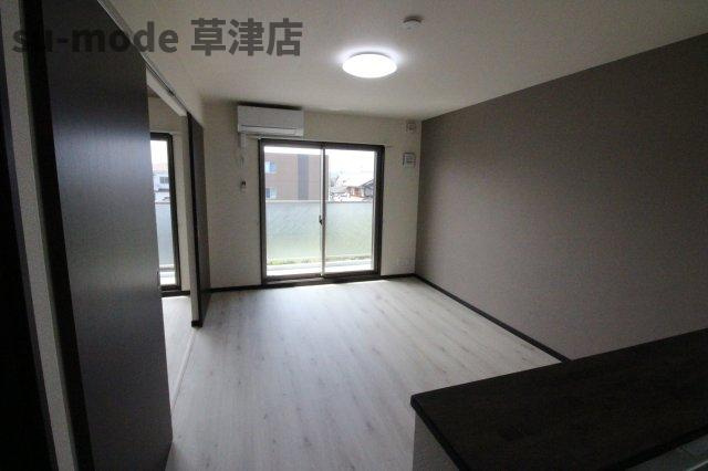 【居間・リビング】 | ハートフルエトワール | こちらの居間で趣味の時間をお楽しみください