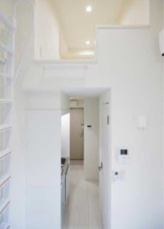 クレシェンド学芸大学　礼金０　築浅　デザイナーズの居間・リビング