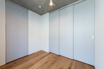 EDIT御茶ノ水妻恋坂の洋室