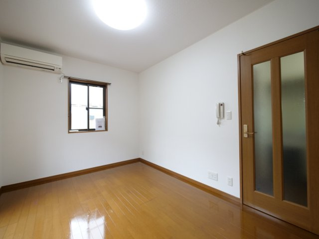 グリーンヒル中庄駅前の居間・リビング