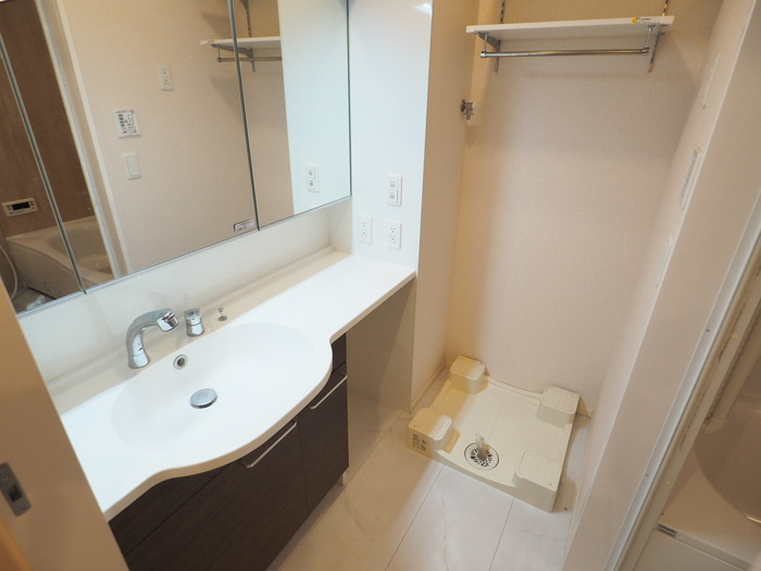 パラカントの独立洗面台|洗髪洗面化粧台