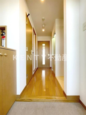 【玄関】 | メインステージ平和島 | 明るい玄関です