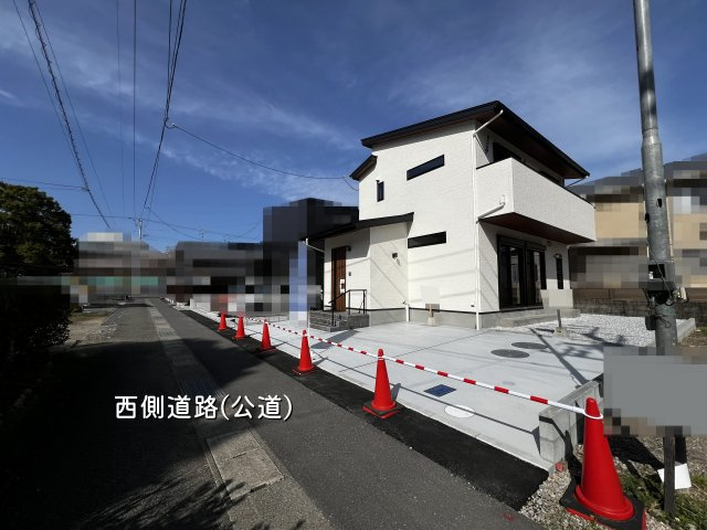【前面道路含む現地写真】 | 高知市朝倉本町2丁目/中棟