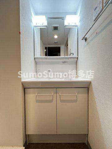 サニークレスト西新の洗面所