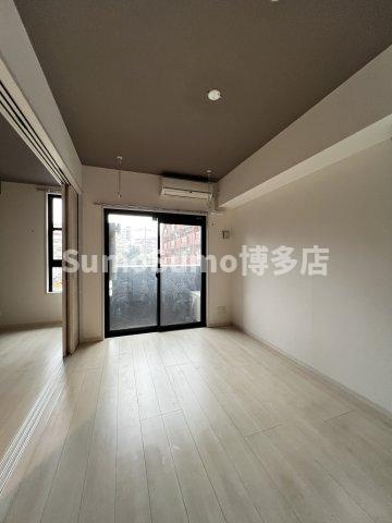 サニークレスト西新の居間・リビング