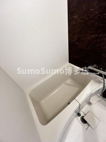 サニークレスト西新の浴室