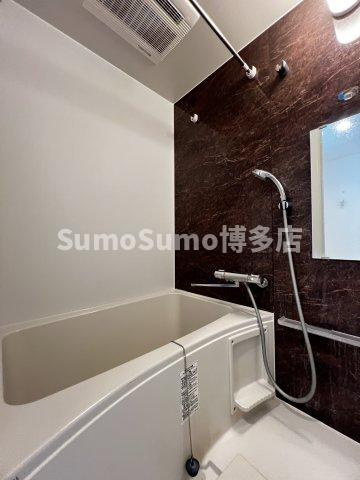 サニークレスト西新の浴室