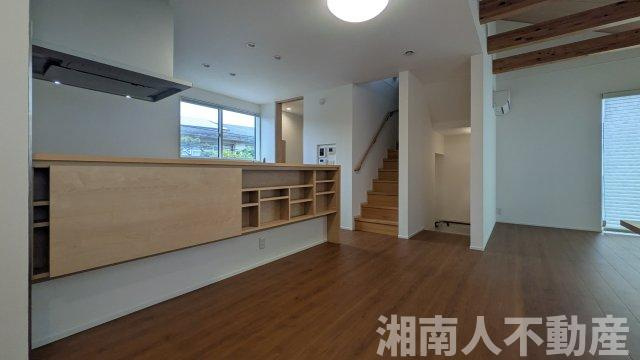 藤沢市辻堂東海岸２丁目１－８－３戸建ての居間・リビング|使いやすいリビングです