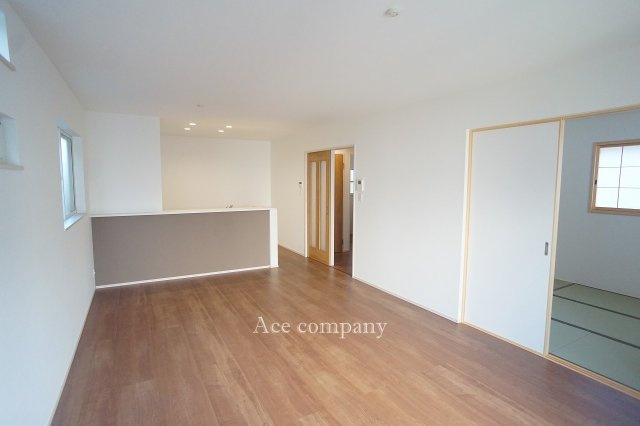 【居間・リビング】 | 八尾市山本町北6丁目 | 【LDK：18帖】