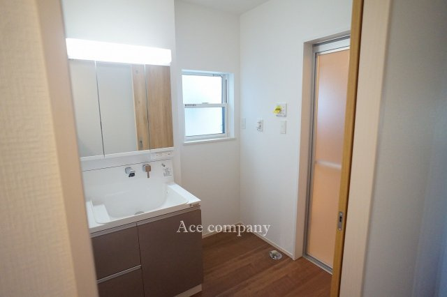 【ランドリースペース】 | 八尾市山本町北6丁目 | シャワー水栓の洗面台です☆