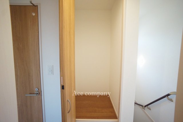 【収納】 | 八尾市山本町北6丁目 | 2階、廊下にある床上げ収納（物入れ）です♪