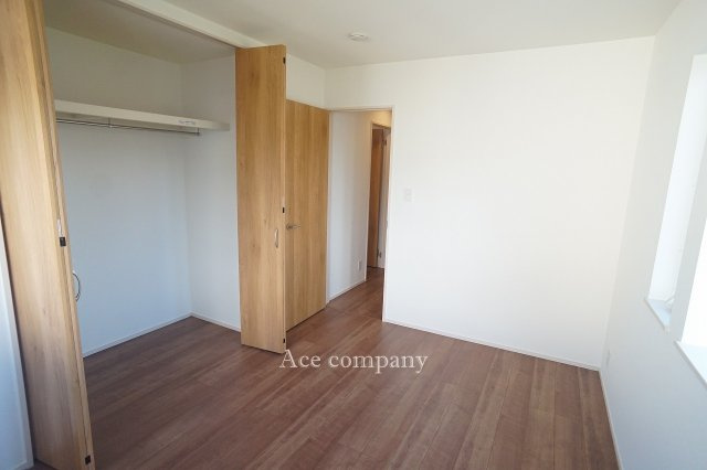 【子供部屋】 | 八尾市山本町北6丁目 | 【2階：北側洋室6帖】クローゼット完備です♪