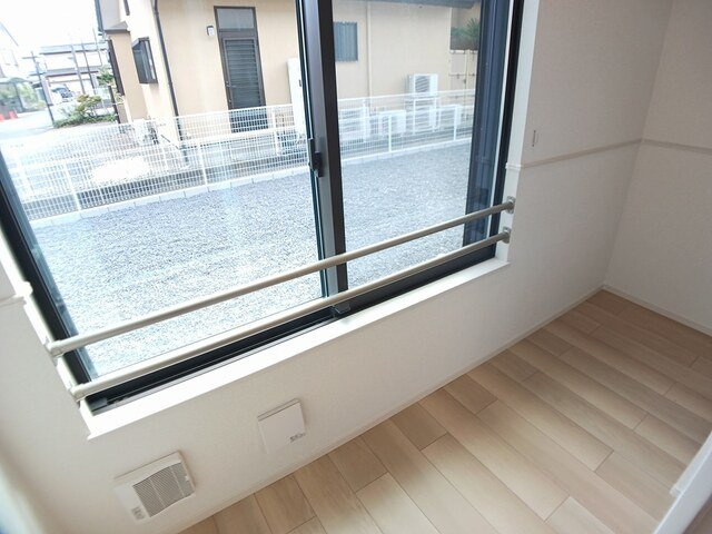 アイランドヒルズ右籾　Ⅱのバルコニー|サンルーム付きです