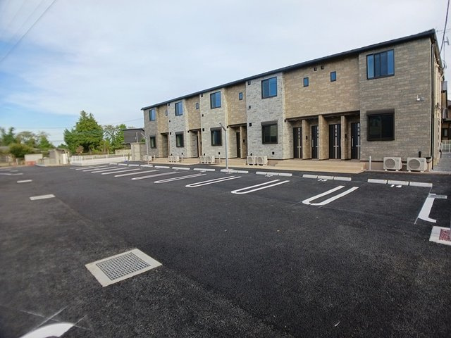 アイランドヒルズ右籾　Ⅱの駐車場|車をお持ちの方に嬉しい駐車場付きの物件です